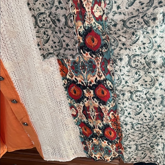 POL Vibrant Orange and Multicolor Floral Top NWOT Size Large - Picture 3 of 9